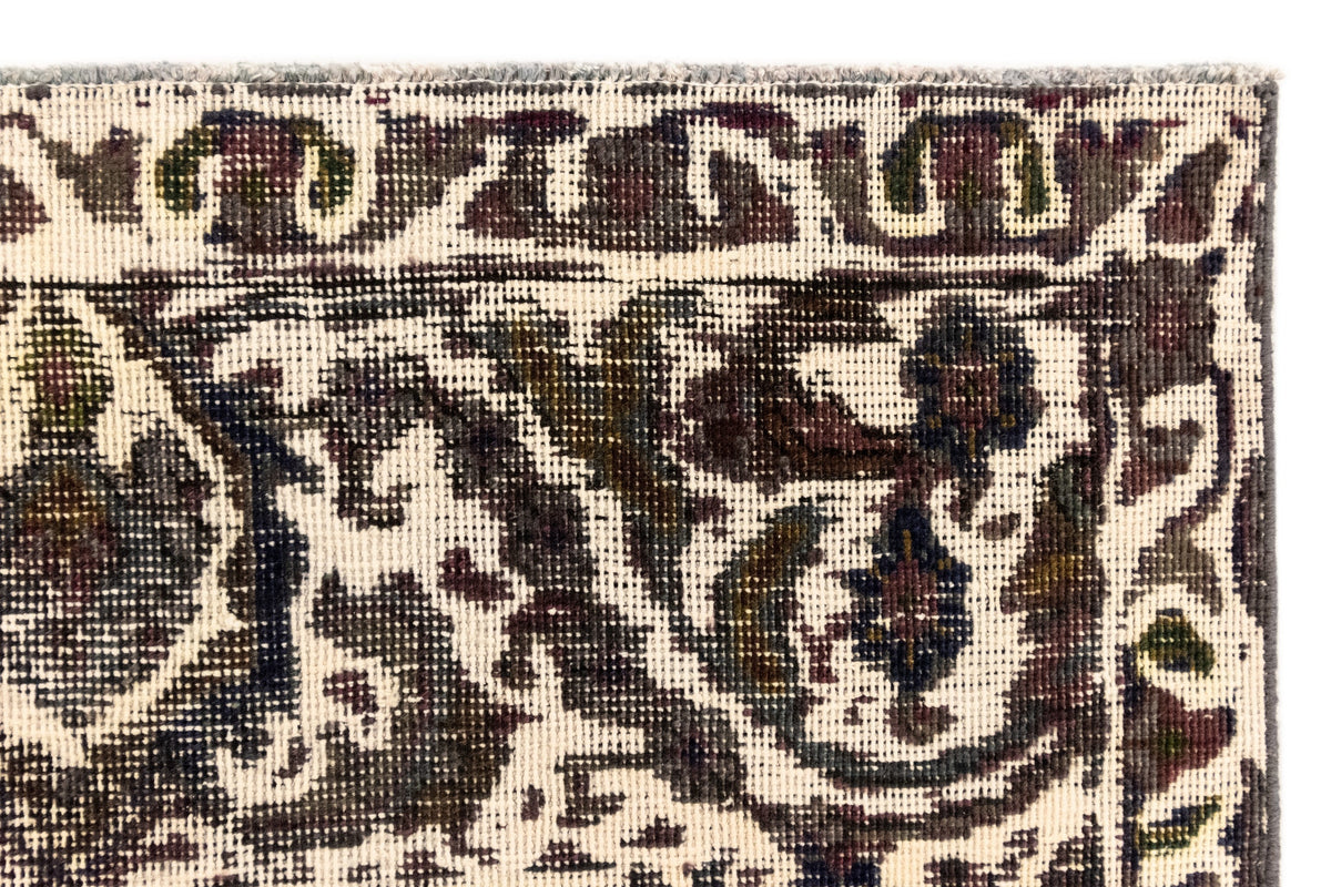 377 x 289 Vintage Royal