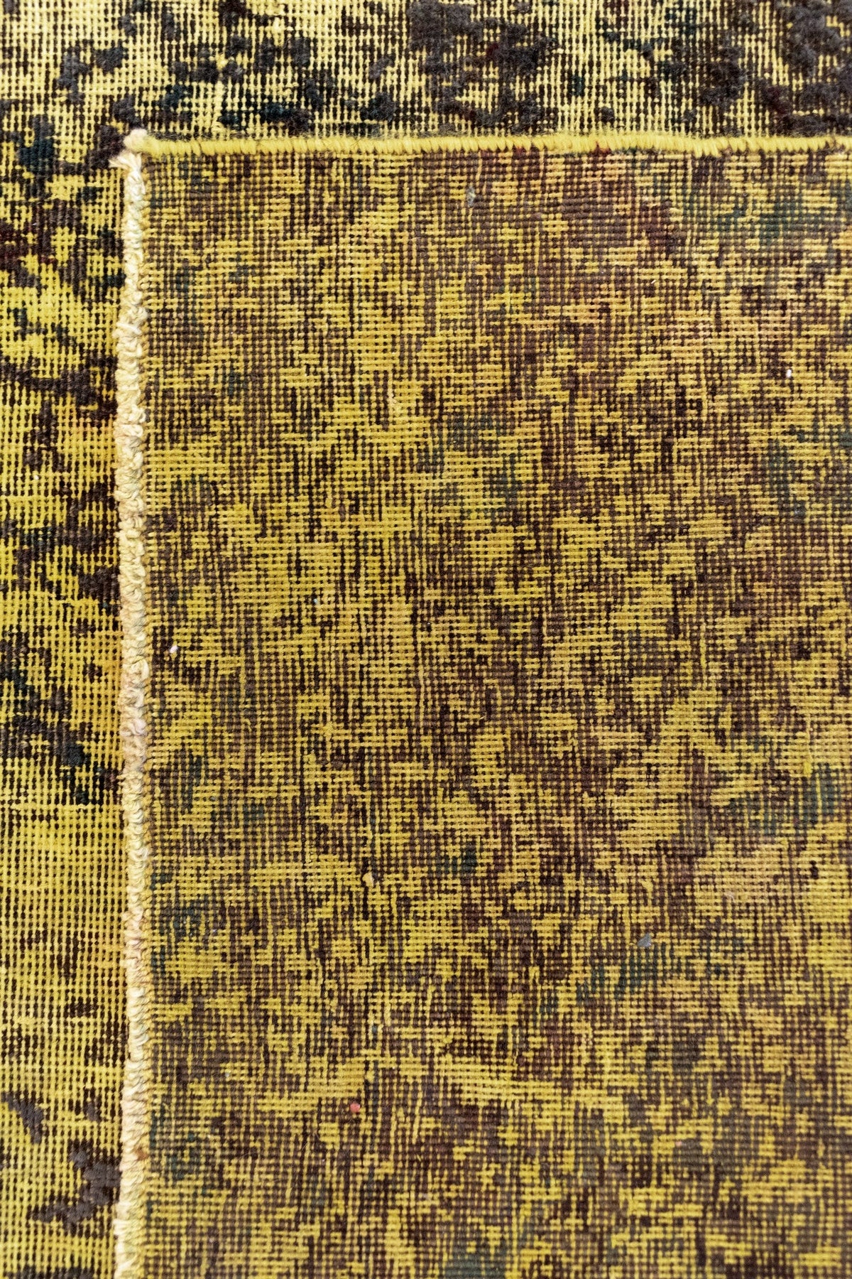 333 x 199 Vintage Royal