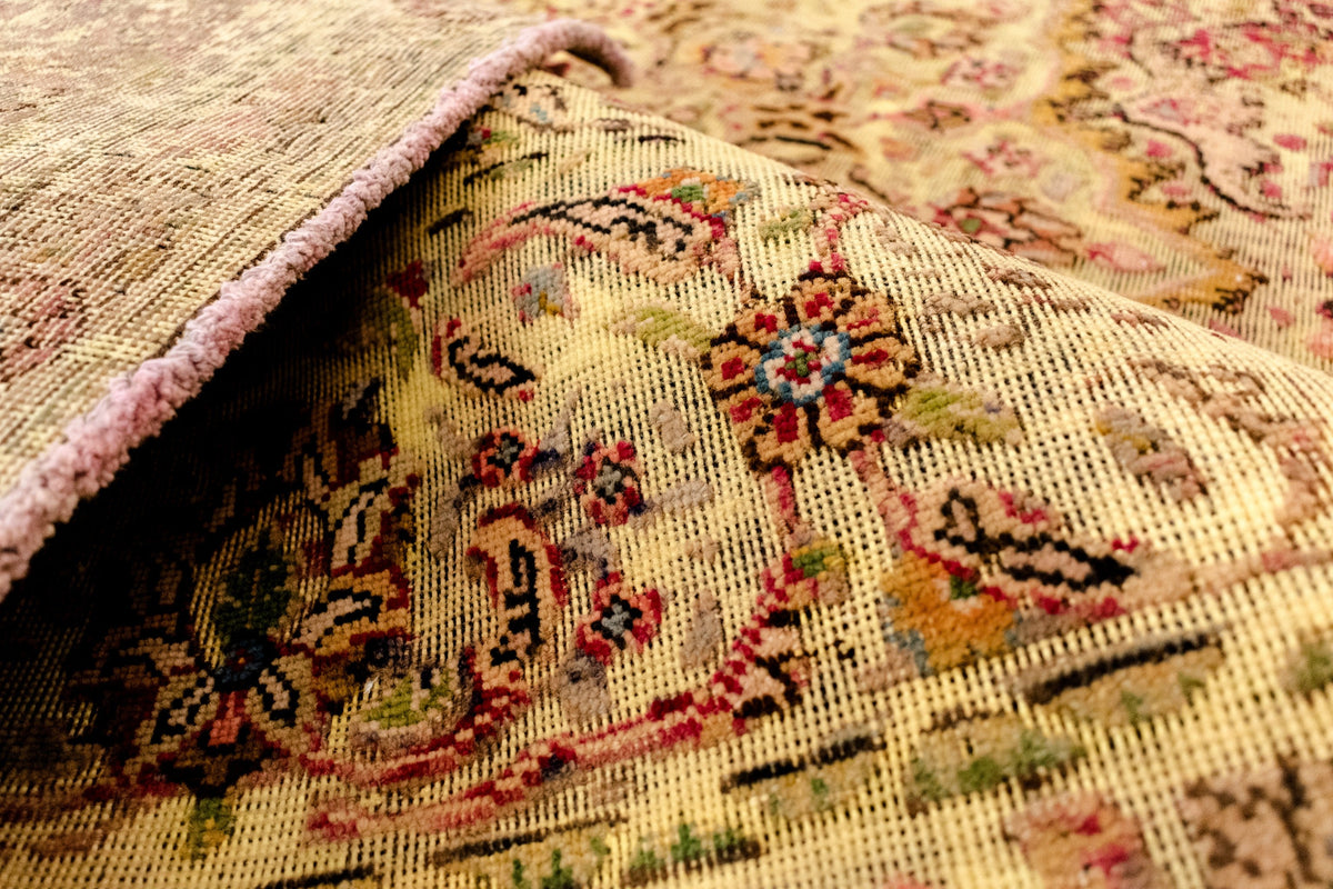 345 x 297 Vintage Royal
