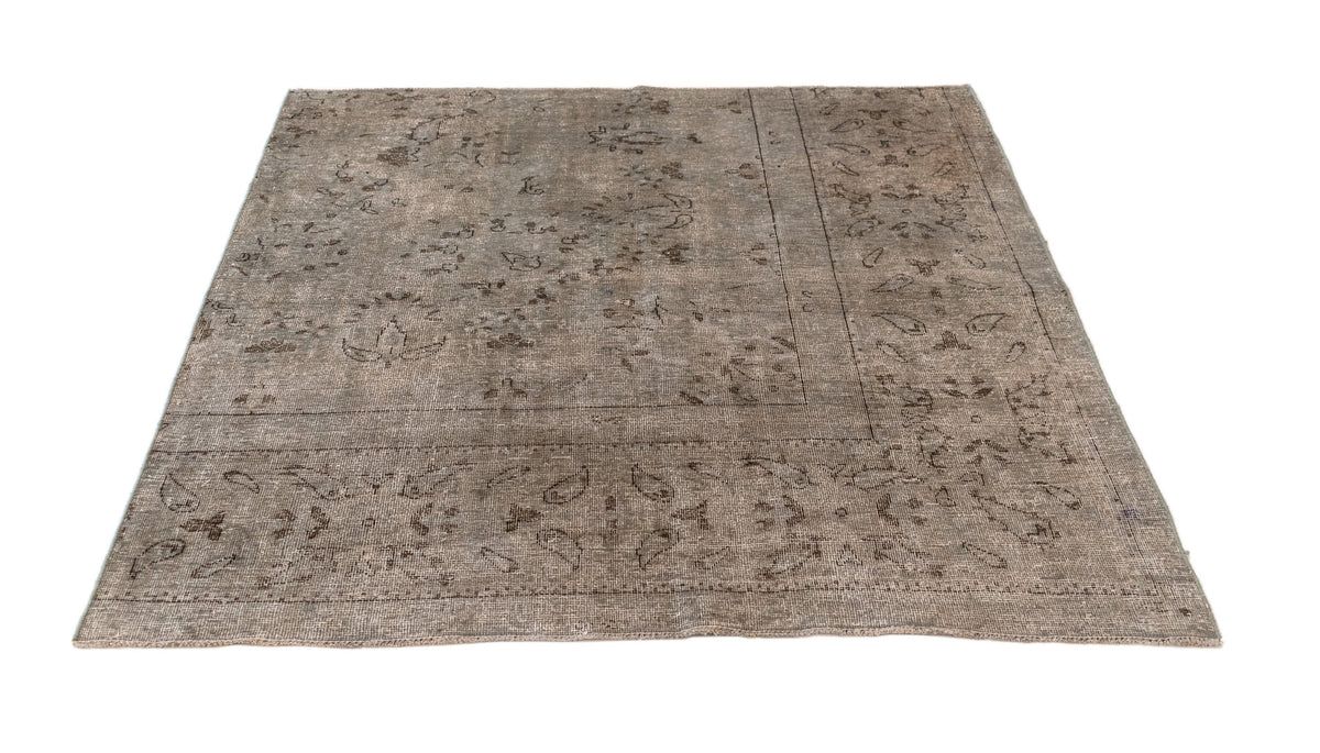 143 x 133 Vintage Royal
