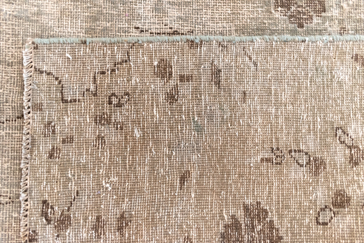 143 x 133 Vintage Royal