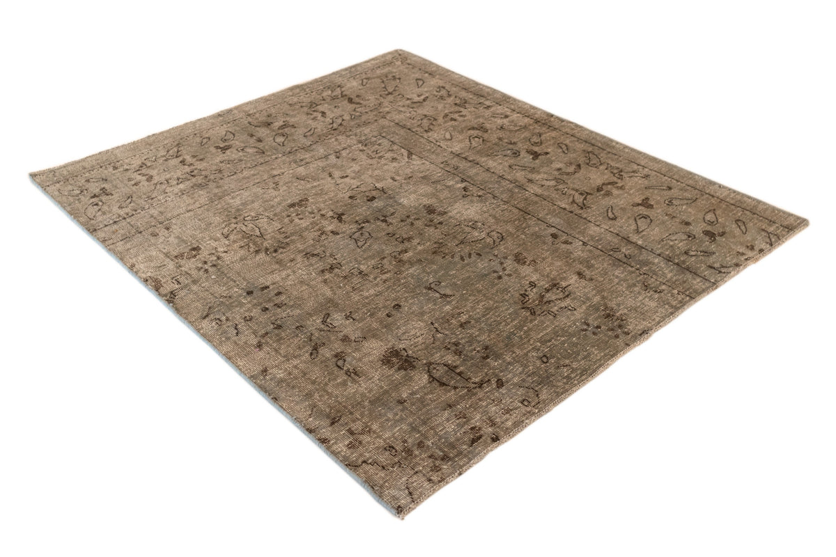 141 x 125 Vintage Royal