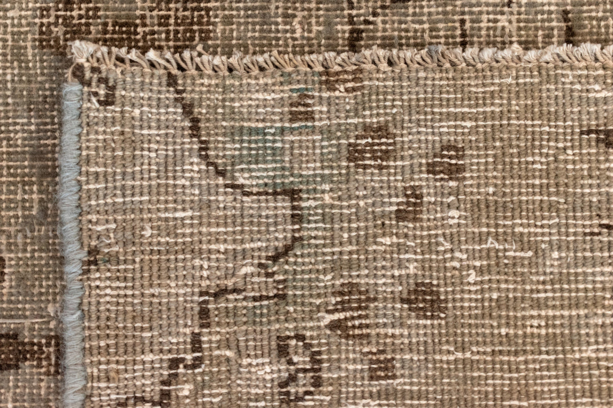 141 x 125 Vintage Royal