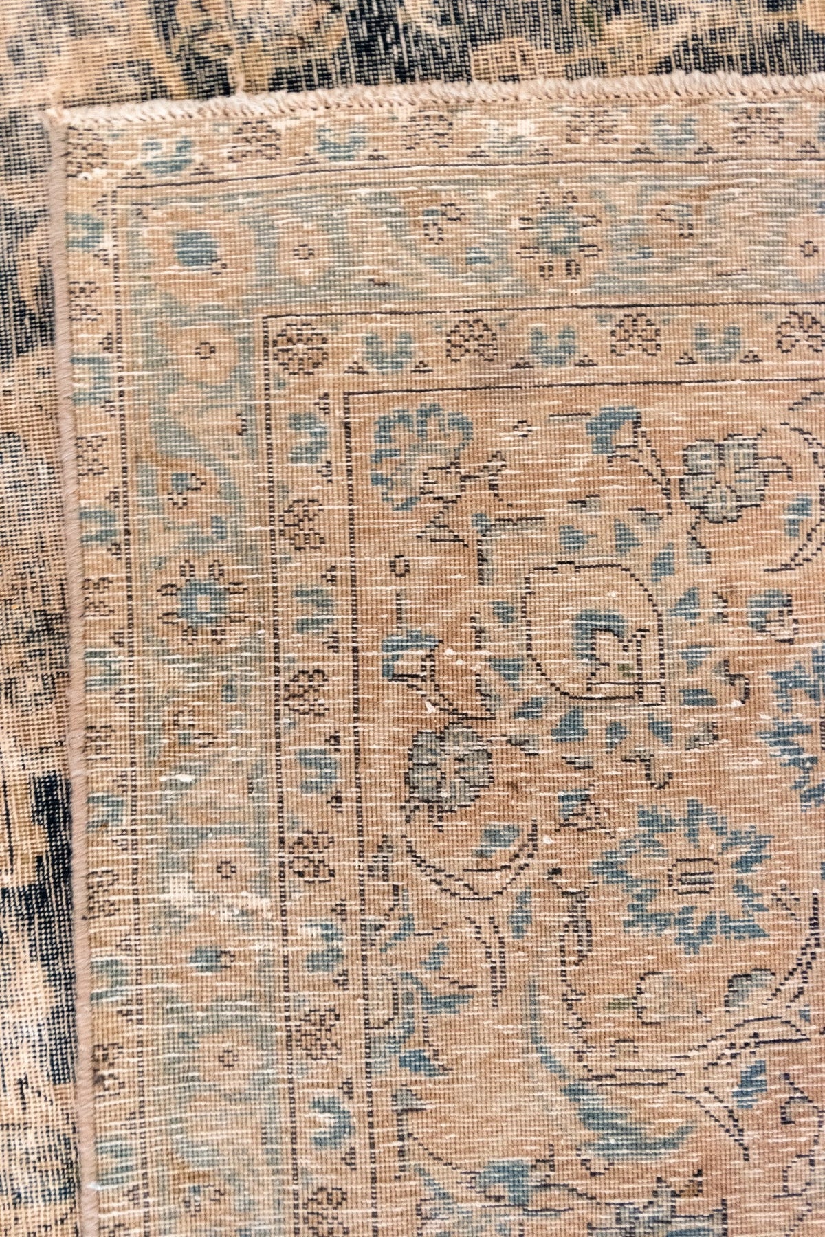 372 x 243 Vintage Royal