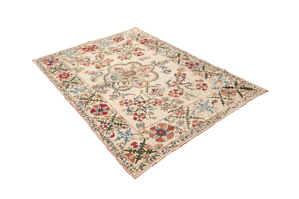 150 x 222 Suzani antik